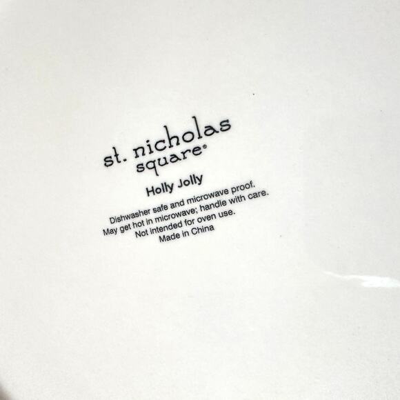 St. Nicholas Square "Holly Jolly" Embossed 11" Dinner Plate-Excellent Condition! - Picture 5 of 5